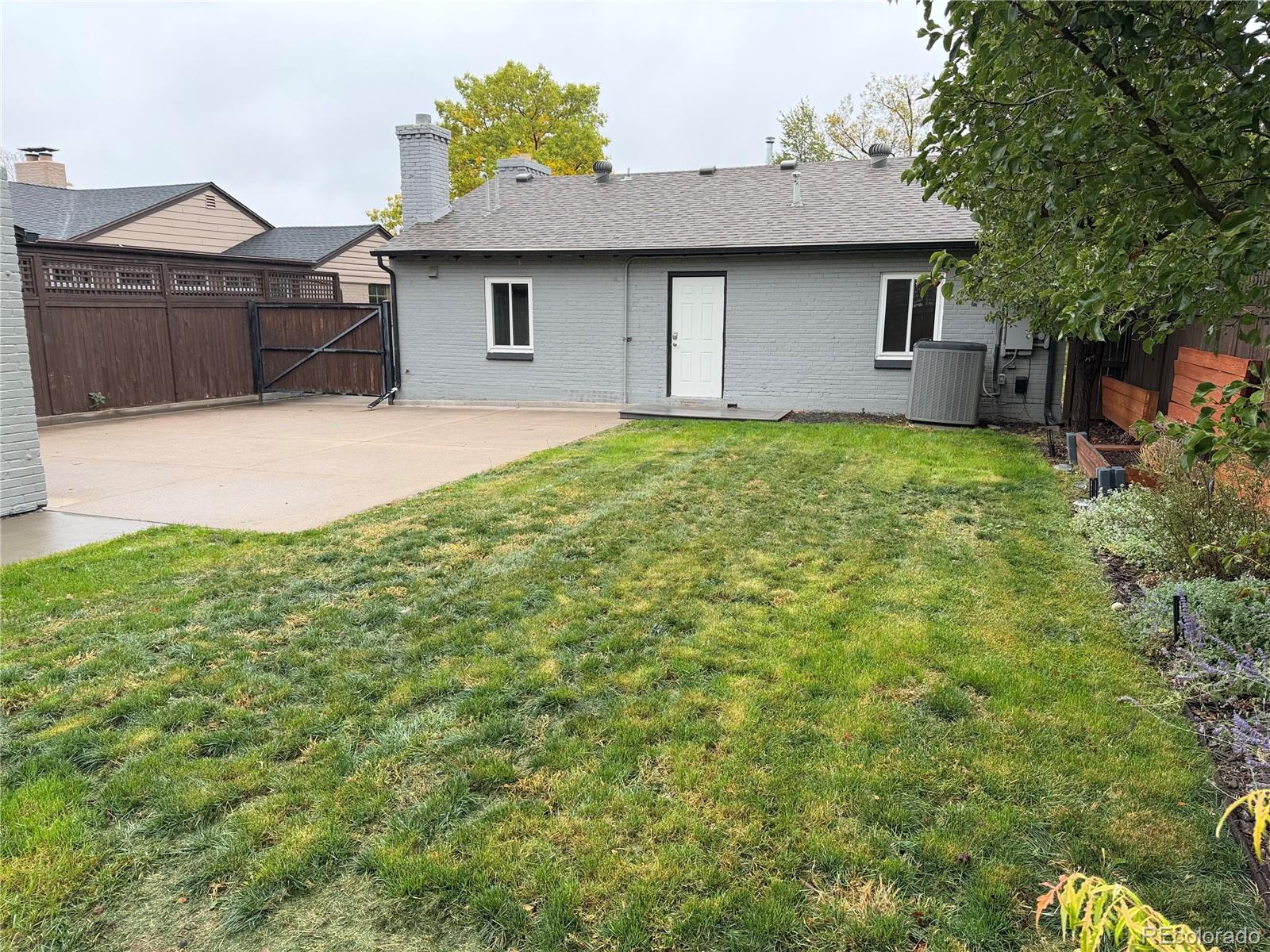 MLS Image #4 for 1560  leyden street,denver, Colorado