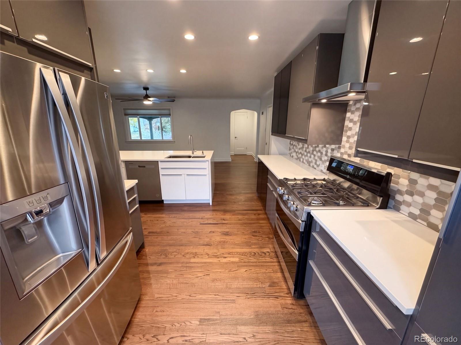 MLS Image #5 for 1560  leyden street,denver, Colorado