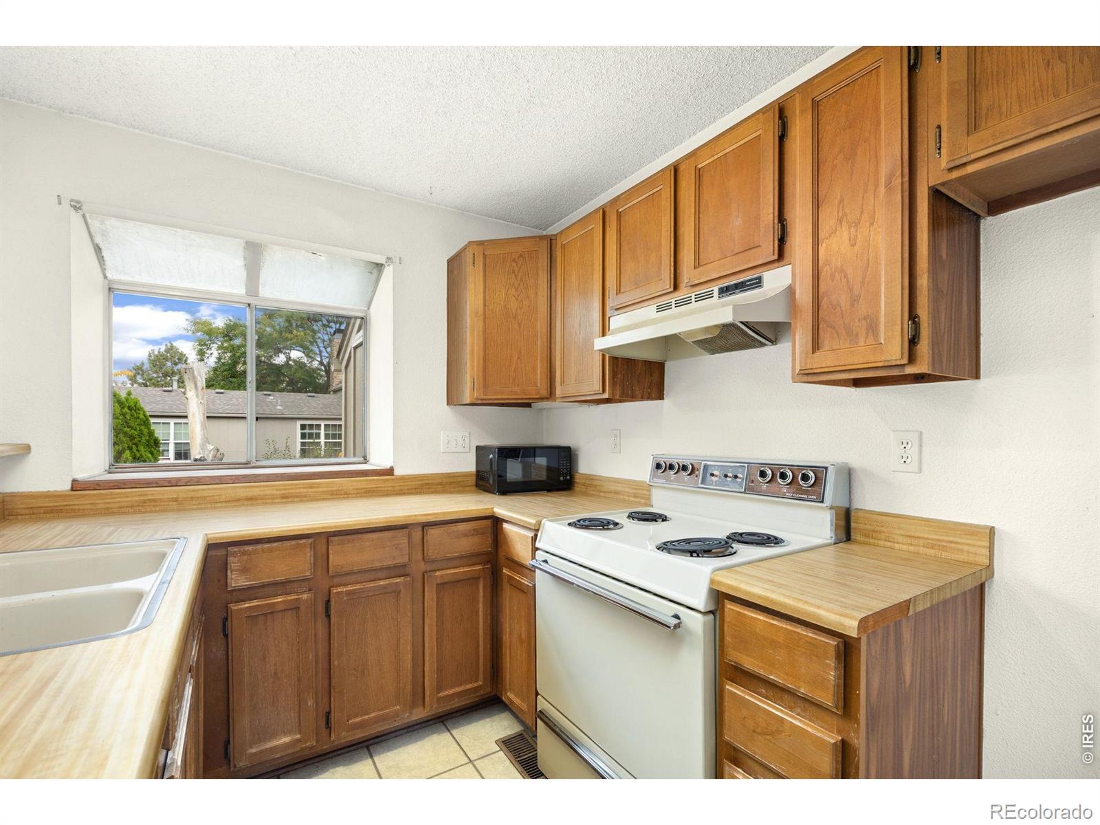MLS Image #9 for 18233 e arizona avenue,aurora, Colorado