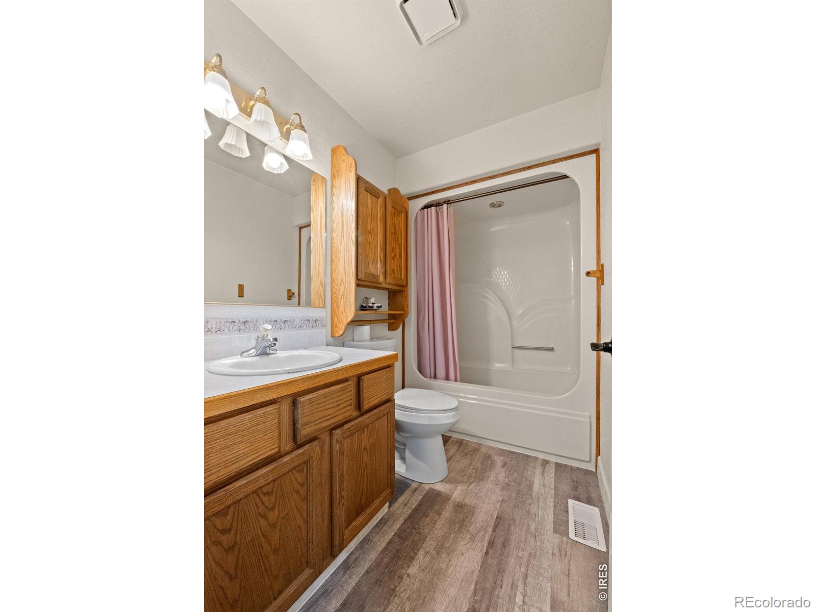 MLS Image #24 for 506 e kiowa avenue,fort morgan, Colorado