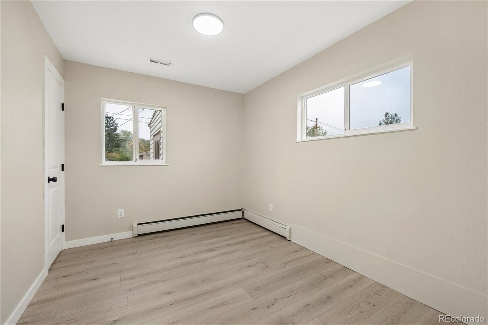 MLS Image #14 for 2793 s knox court,denver, Colorado