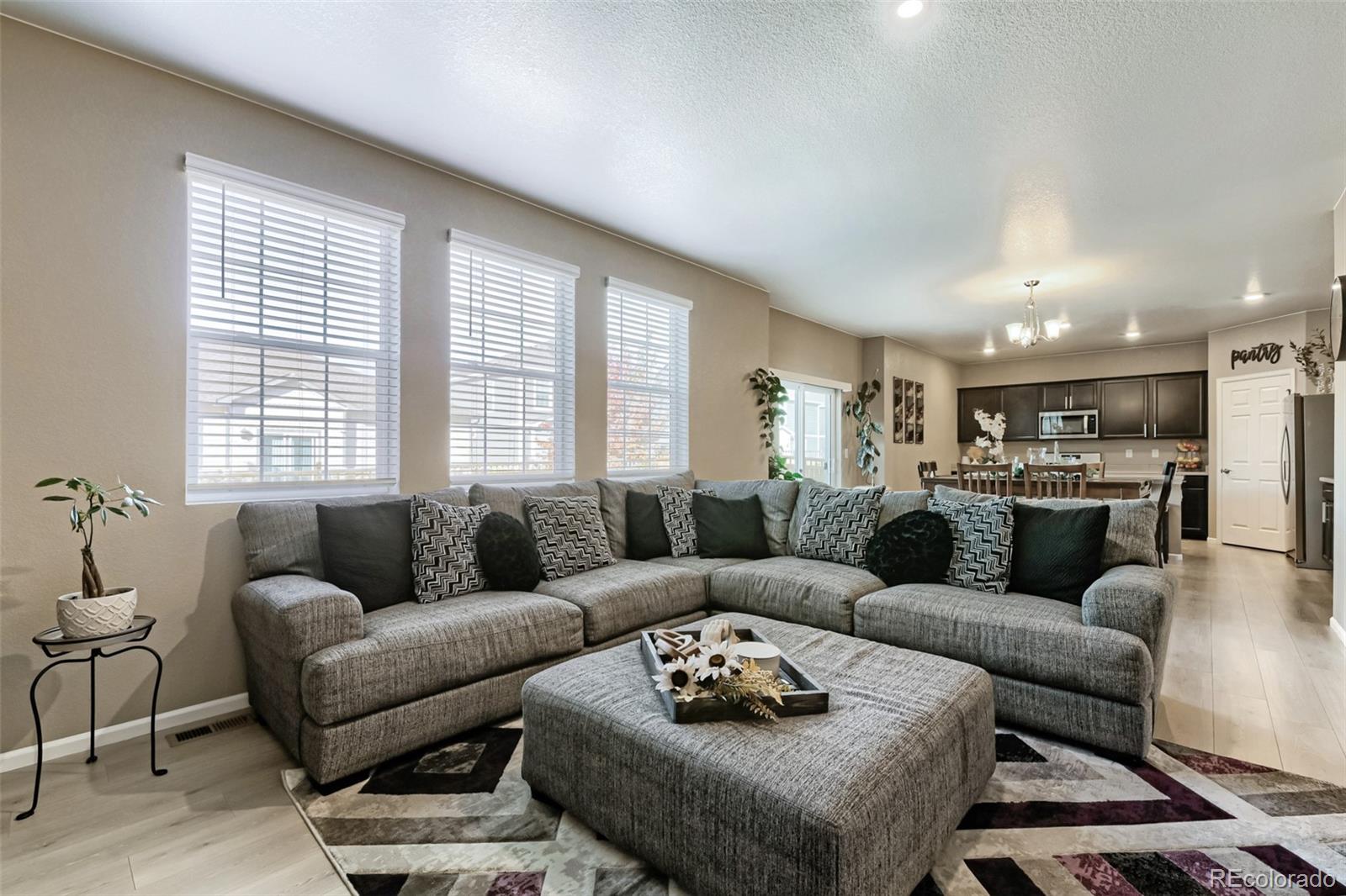 MLS Image #4 for 19969 e 61st drive,aurora, Colorado