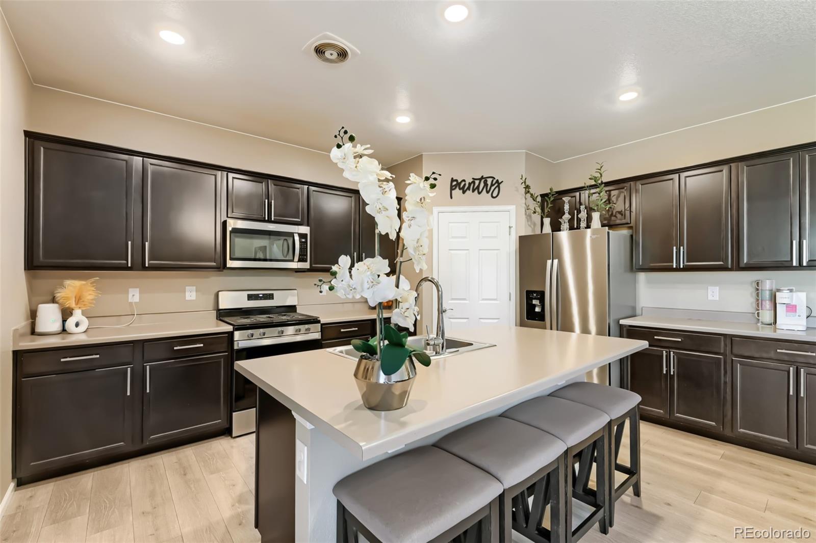 MLS Image #9 for 19969 e 61st drive,aurora, Colorado