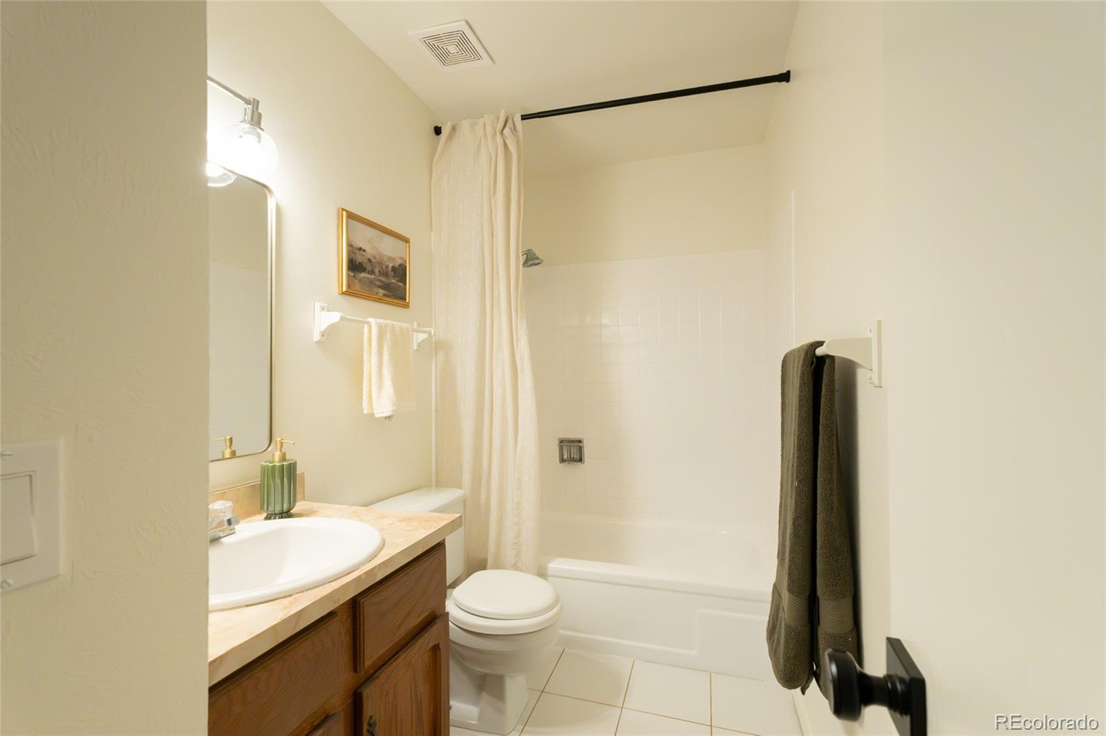 MLS Image #19 for 12094 e louisiana avenue,aurora, Colorado
