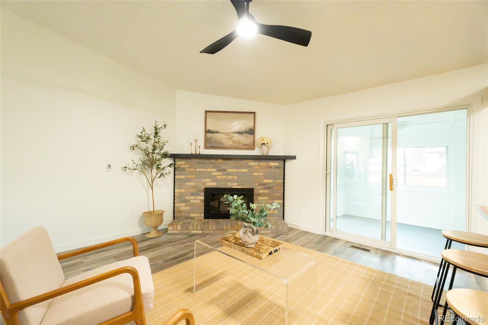 MLS Image #4 for 12094 e louisiana avenue,aurora, Colorado