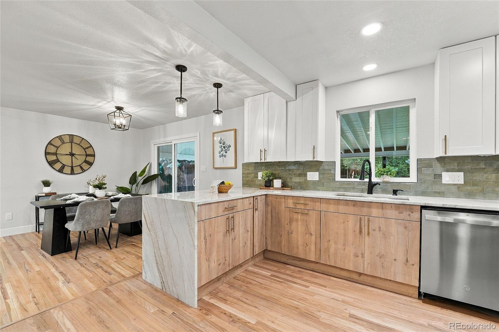 MLS Image #12 for 275 s ivy street,denver, Colorado