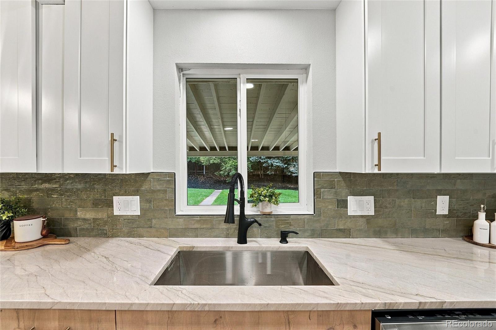 MLS Image #14 for 275 s ivy street,denver, Colorado