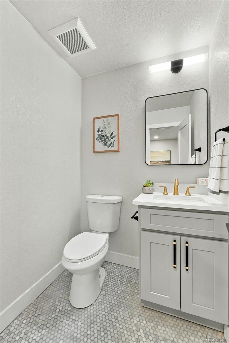 MLS Image #16 for 275 s ivy street,denver, Colorado