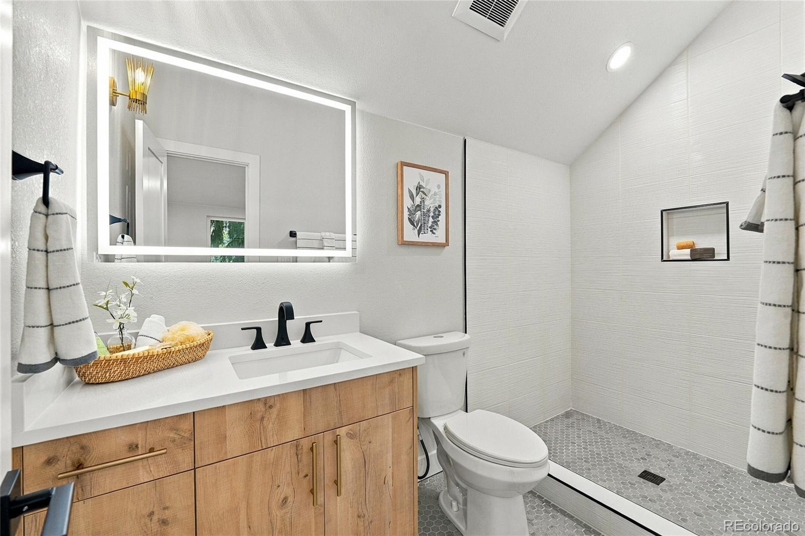MLS Image #17 for 275 s ivy street,denver, Colorado