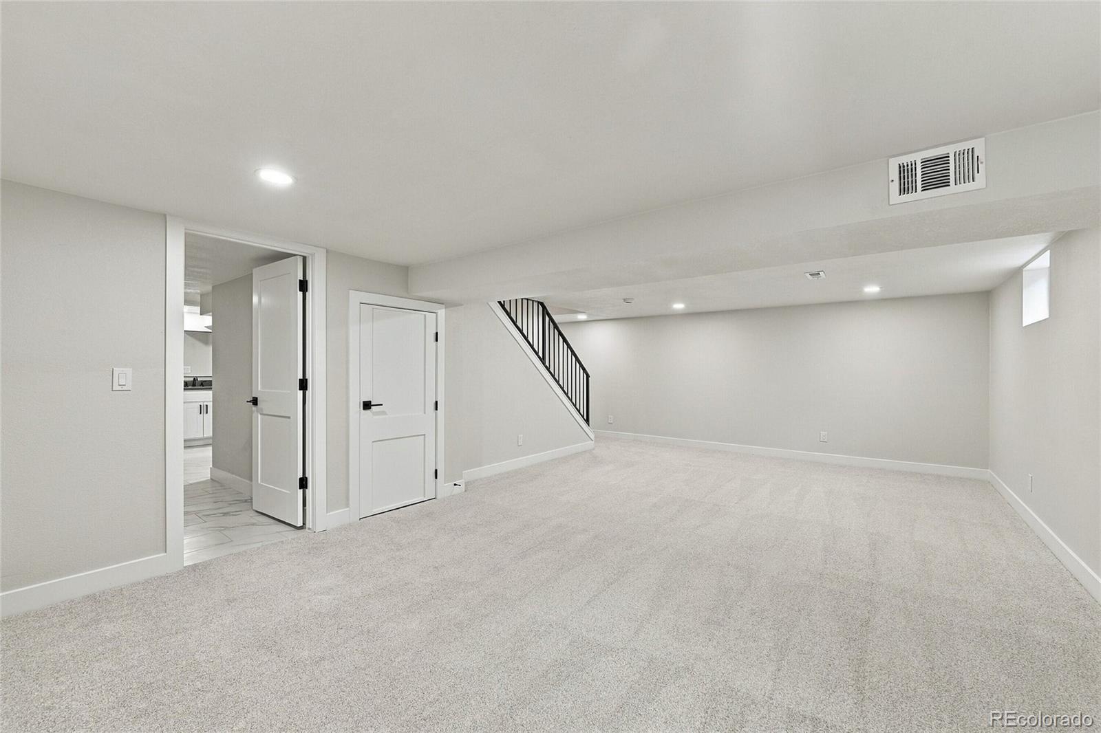 MLS Image #24 for 275 s ivy street,denver, Colorado