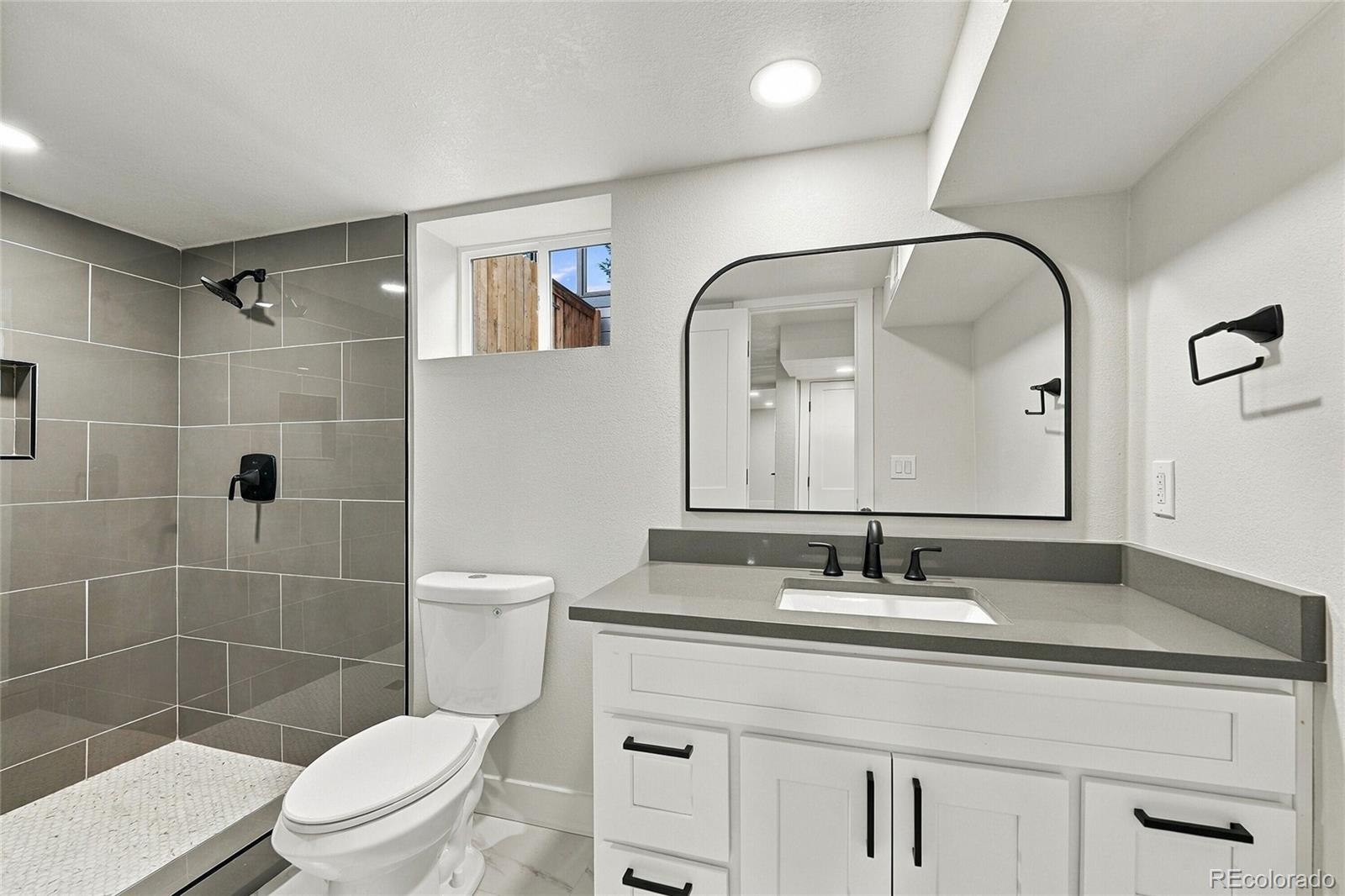 MLS Image #26 for 275 s ivy street,denver, Colorado