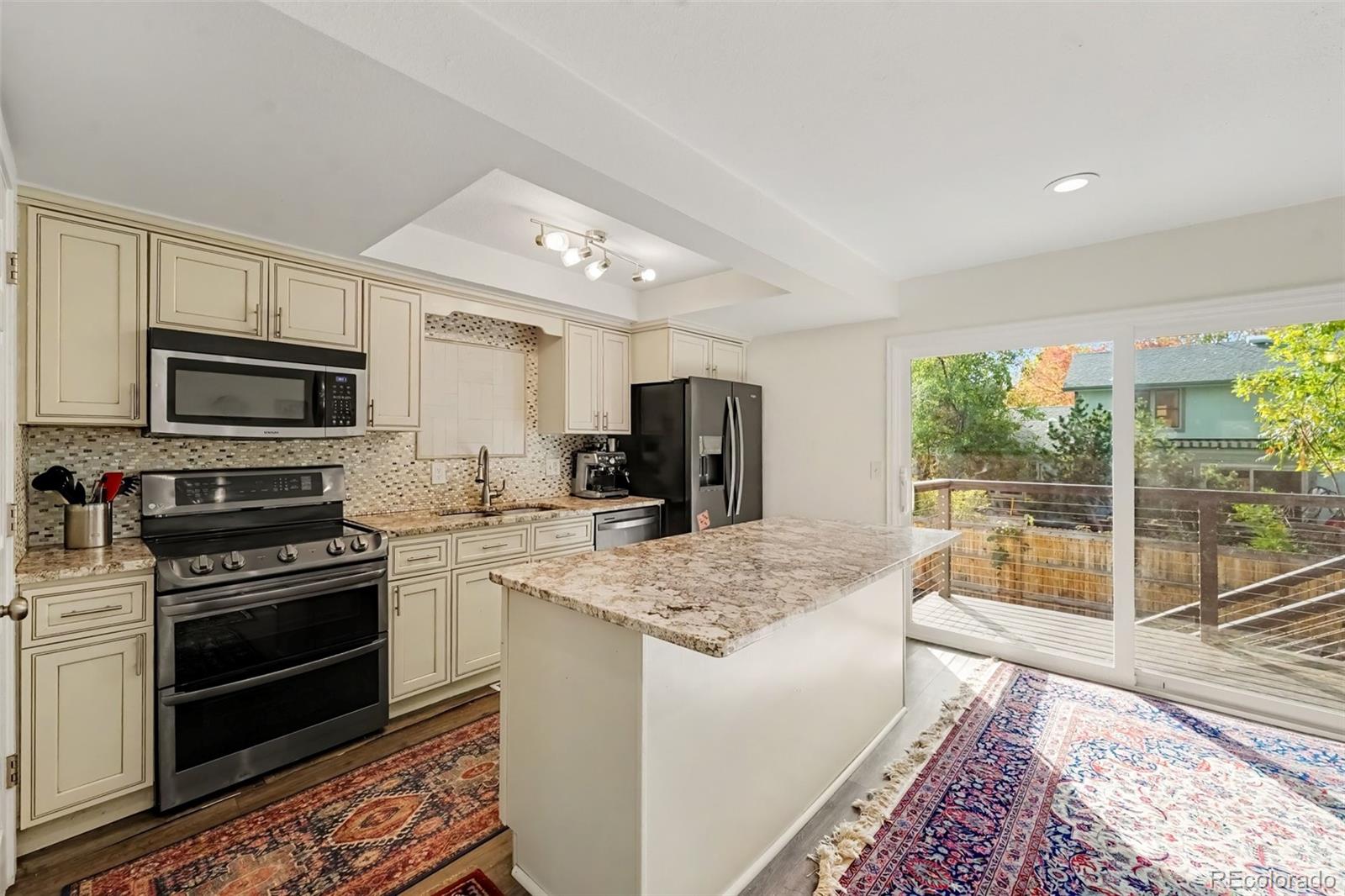 MLS Image #10 for 12569 e bates circle,aurora, Colorado