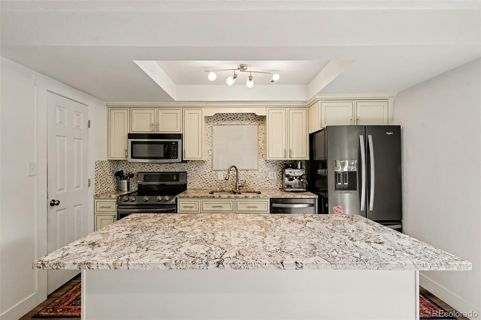 MLS Image #11 for 12569 e bates circle,aurora, Colorado