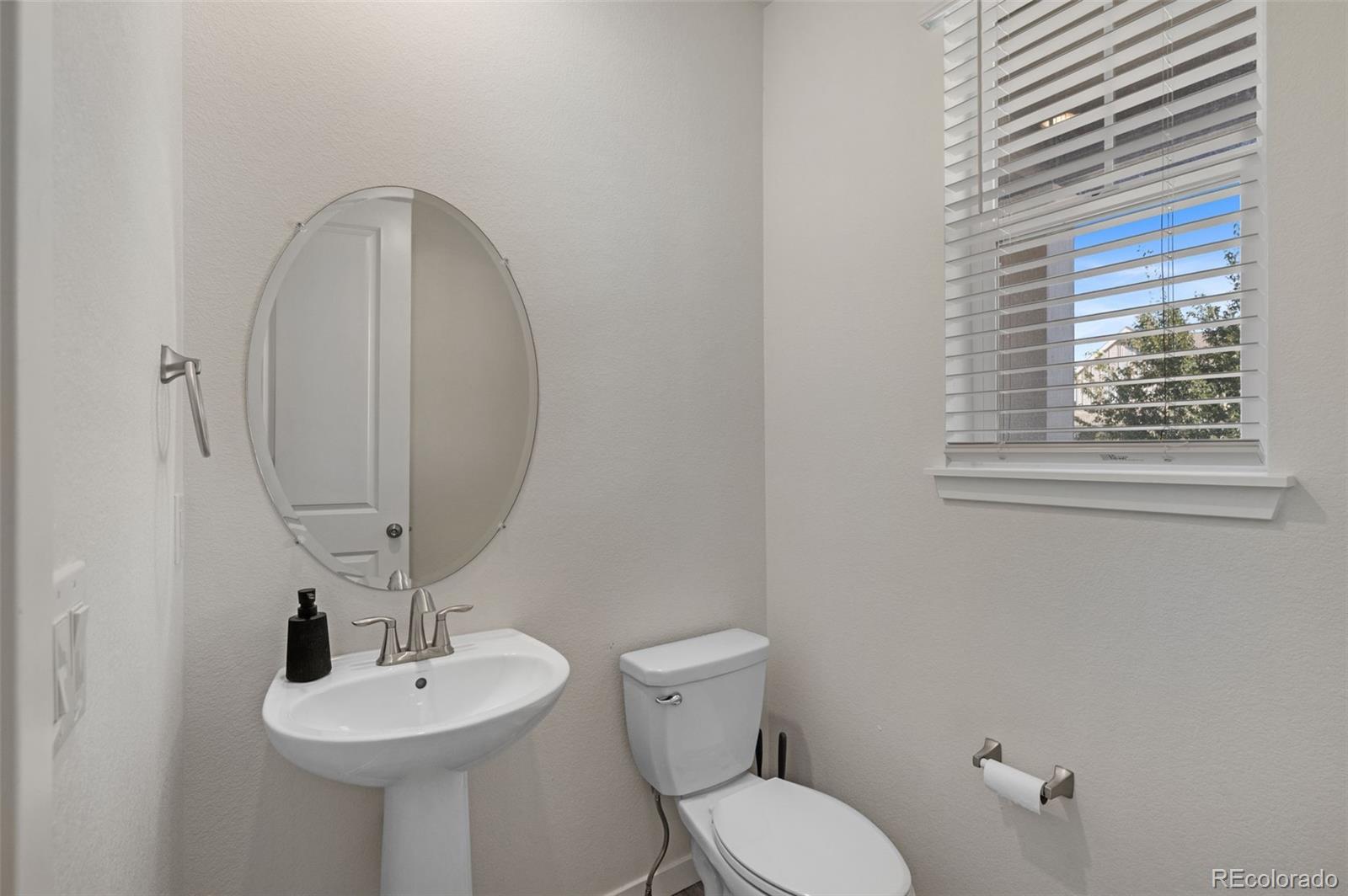 MLS Image #10 for 24414 e ford avenue,aurora, Colorado