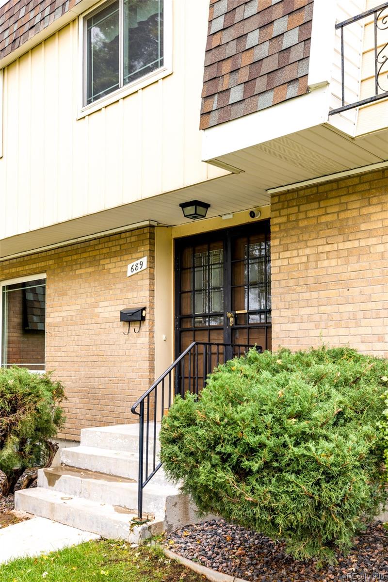 MLS Image #2 for 689 s zinnia court,lakewood, Colorado