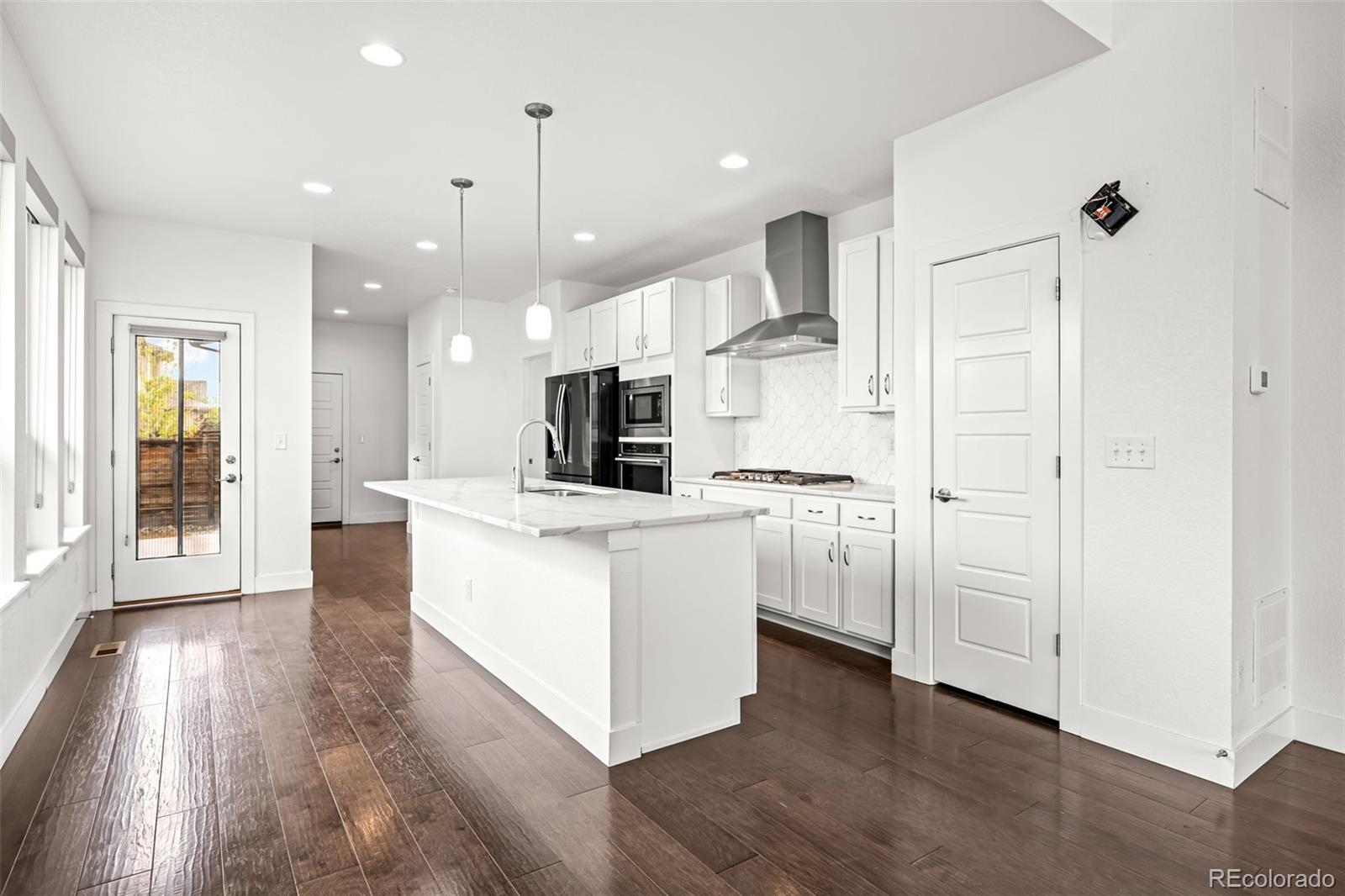 MLS Image #12 for 5820  boston street,denver, Colorado