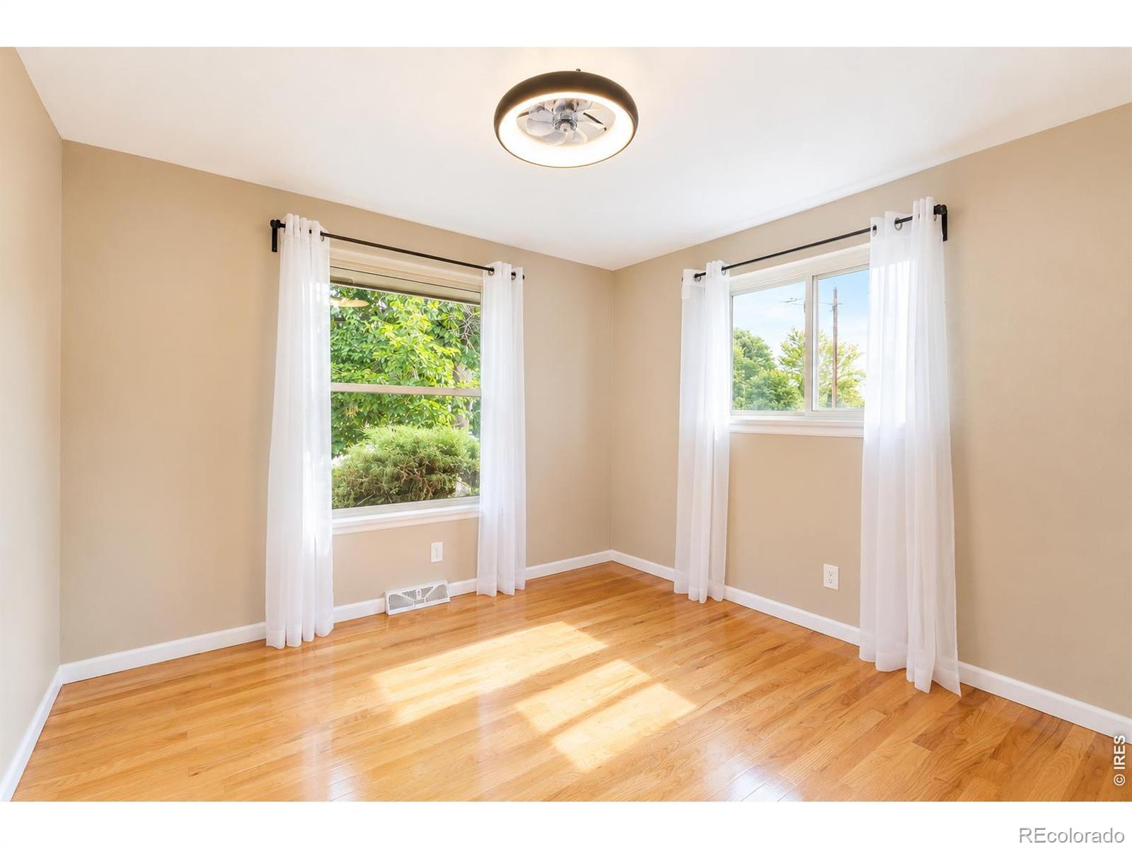 MLS Image #13 for 1431 s magnolia way,denver, Colorado