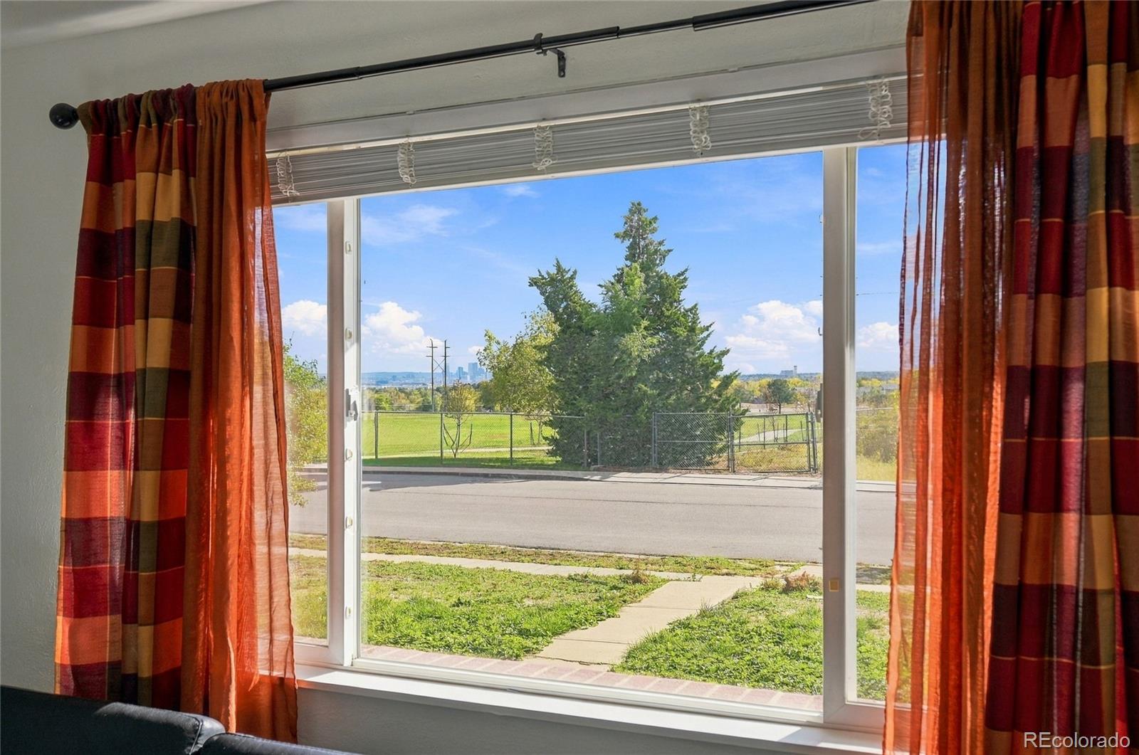 MLS Image #3 for 1309  douglas drive,denver, Colorado