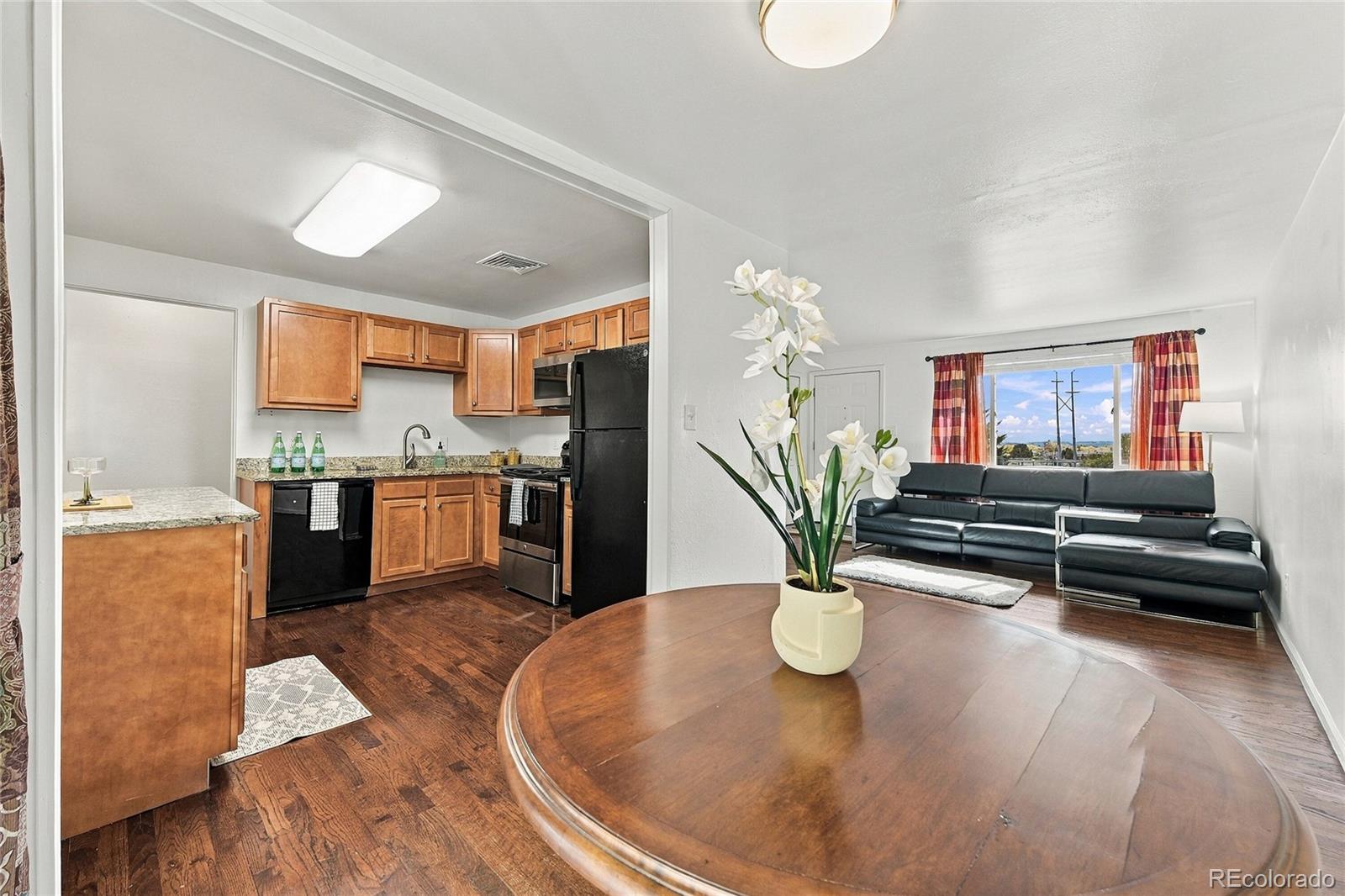 MLS Image #5 for 1309  douglas drive,denver, Colorado