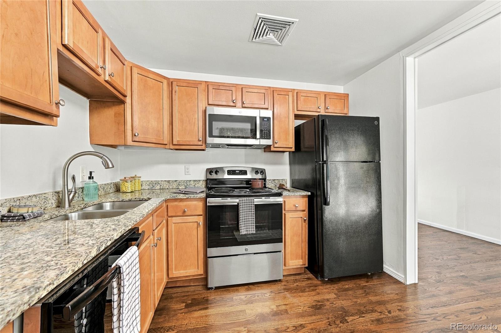 MLS Image #9 for 1309  douglas drive,denver, Colorado