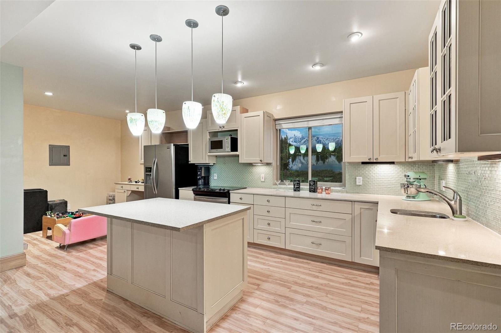 MLS Image #34 for 3577 n boston street,denver, Colorado