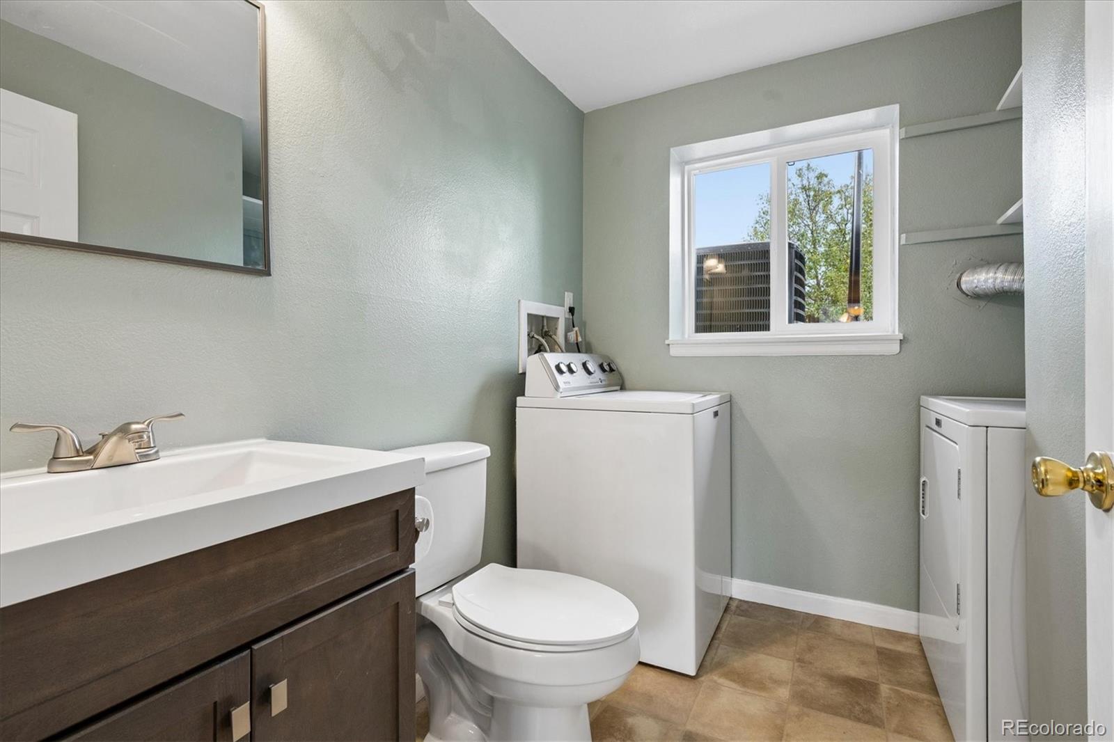 MLS Image #18 for 2591 s naples way,aurora, Colorado