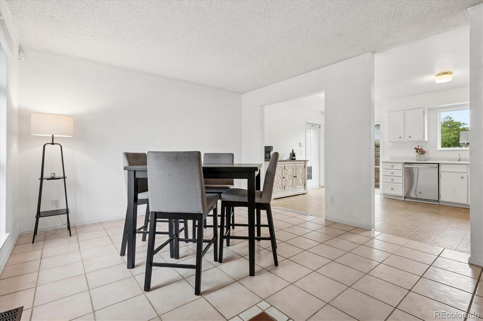 MLS Image #3 for 2591 s naples way,aurora, Colorado