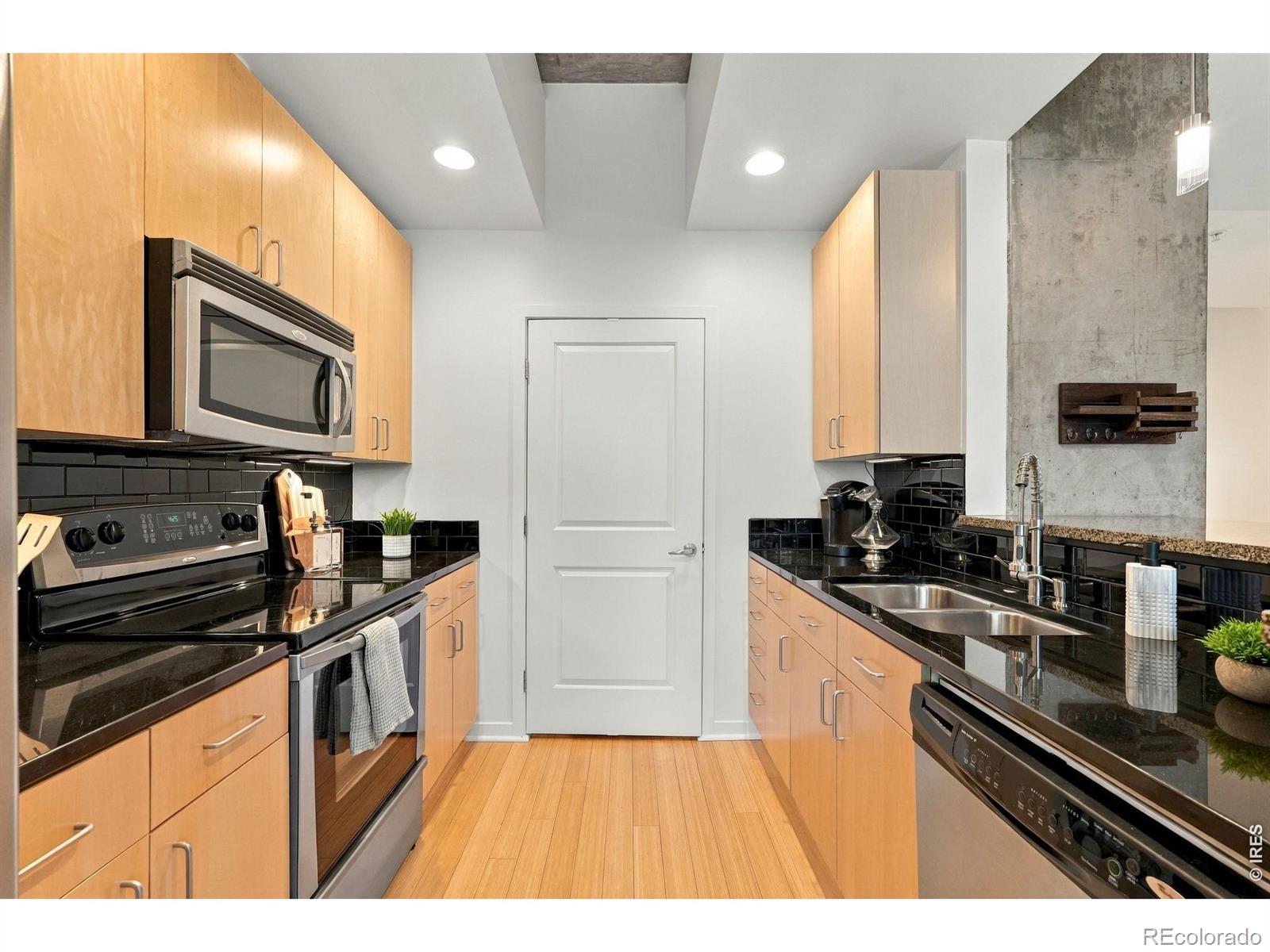 MLS Image #8 for 1700  bassett street 516,denver, Colorado