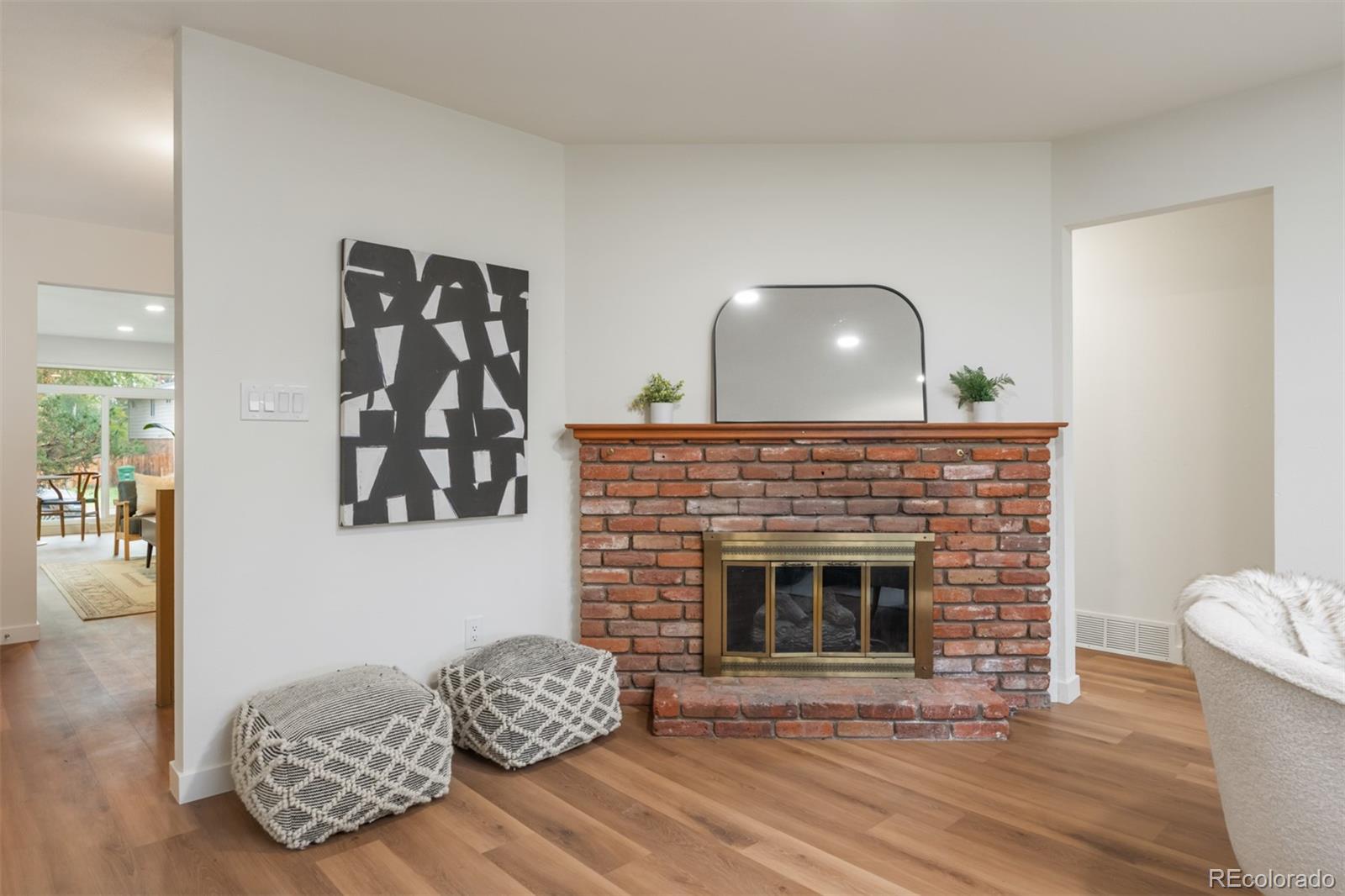 MLS Image #10 for 3413 s akron street,denver, Colorado