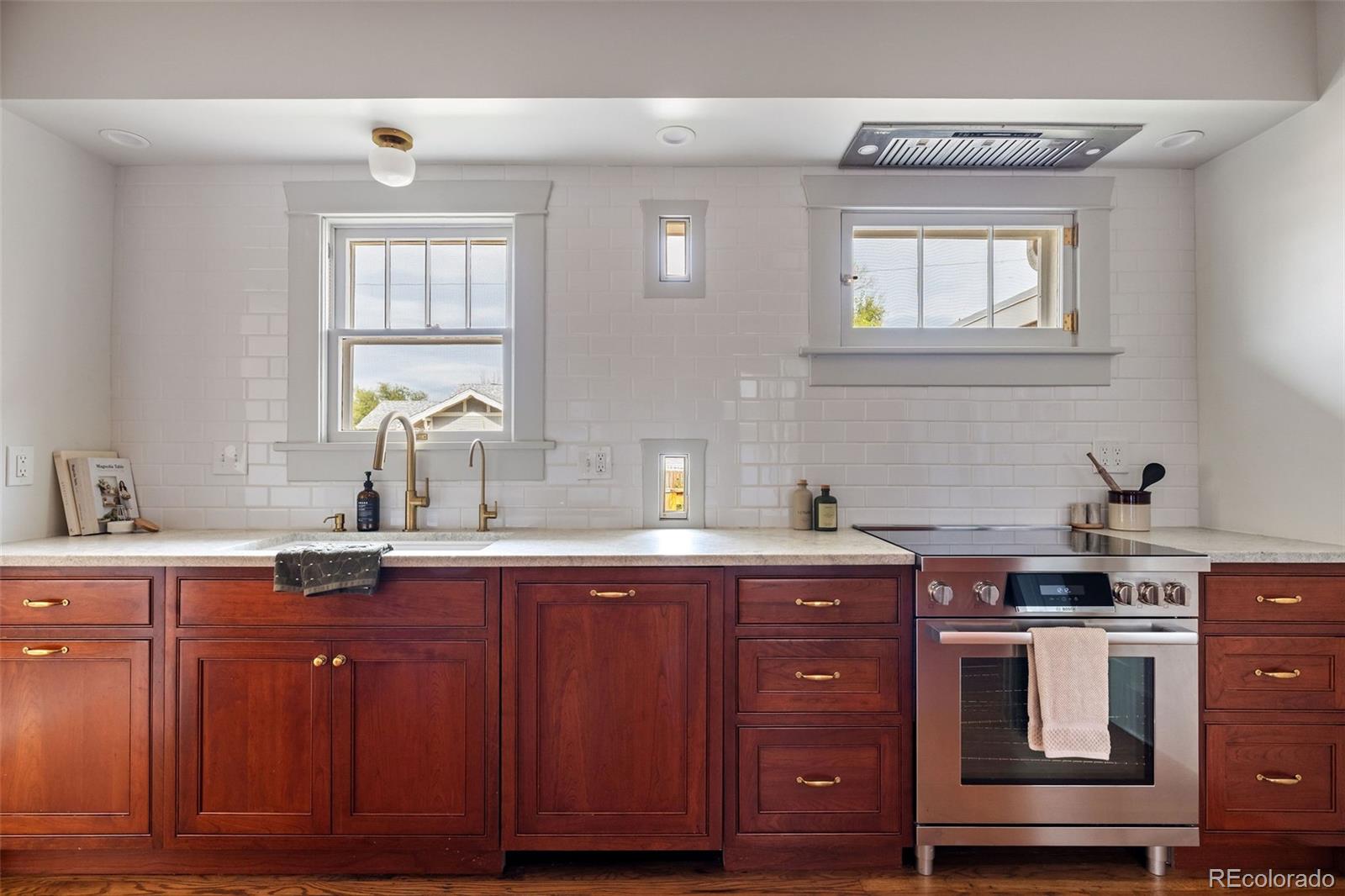 MLS Image #17 for 3800 s lincoln street,englewood, Colorado
