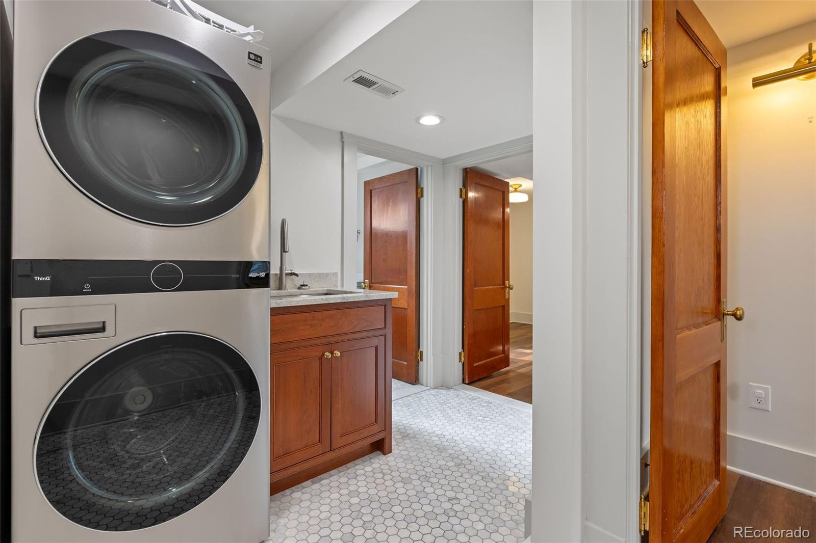 MLS Image #38 for 3800 s lincoln street,englewood, Colorado