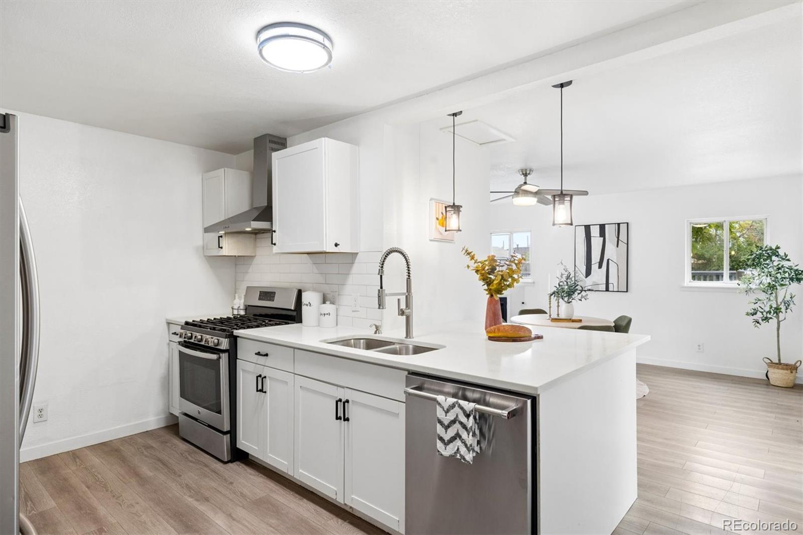 MLS Image #10 for 1330  clinton street,aurora, Colorado