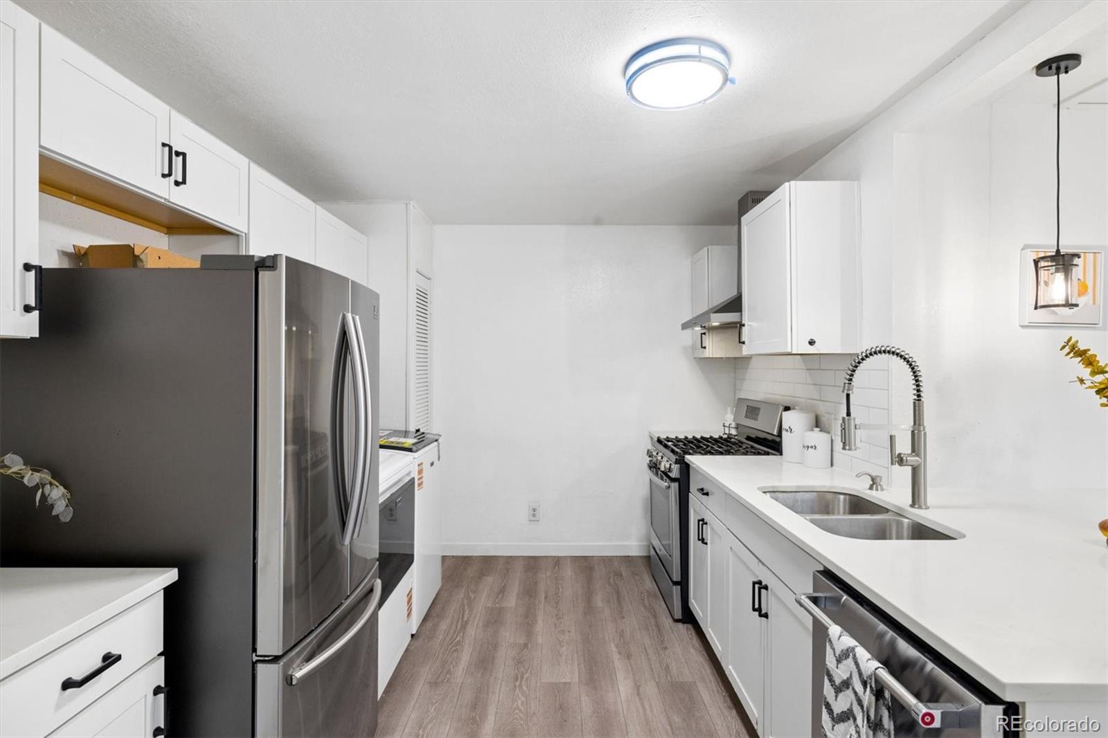 MLS Image #11 for 1330  clinton street,aurora, Colorado
