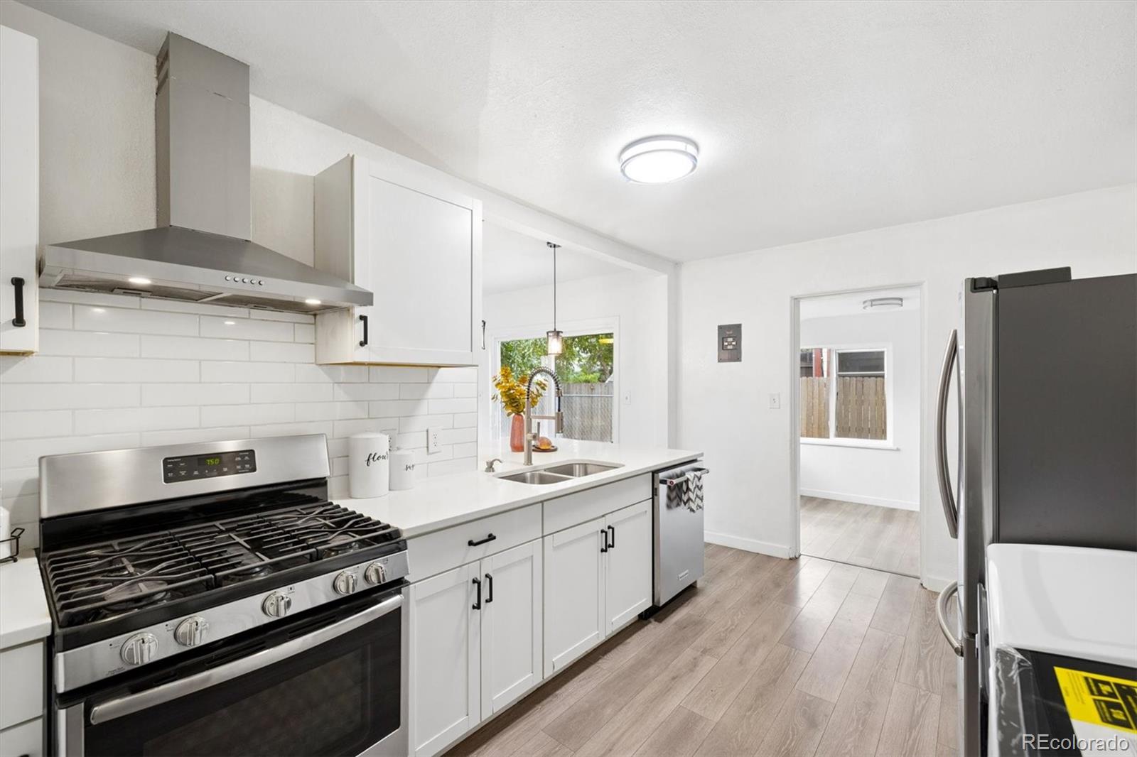 MLS Image #13 for 1330  clinton street,aurora, Colorado