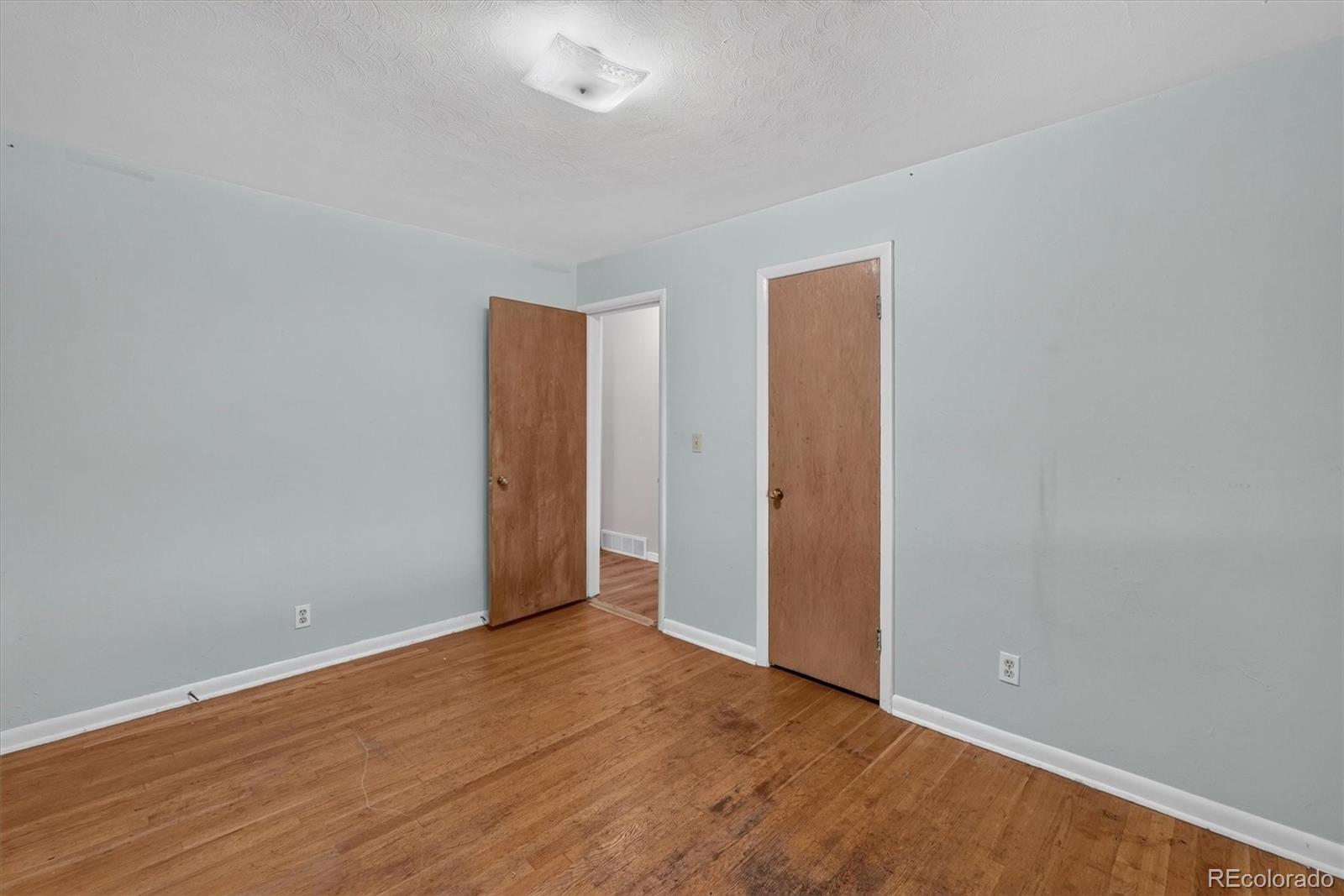 MLS Image #16 for 1501 s utica street,denver, Colorado