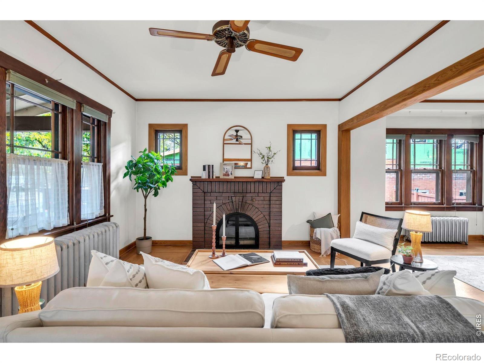 MLS Image #2 for 685 s emerson street,denver, Colorado