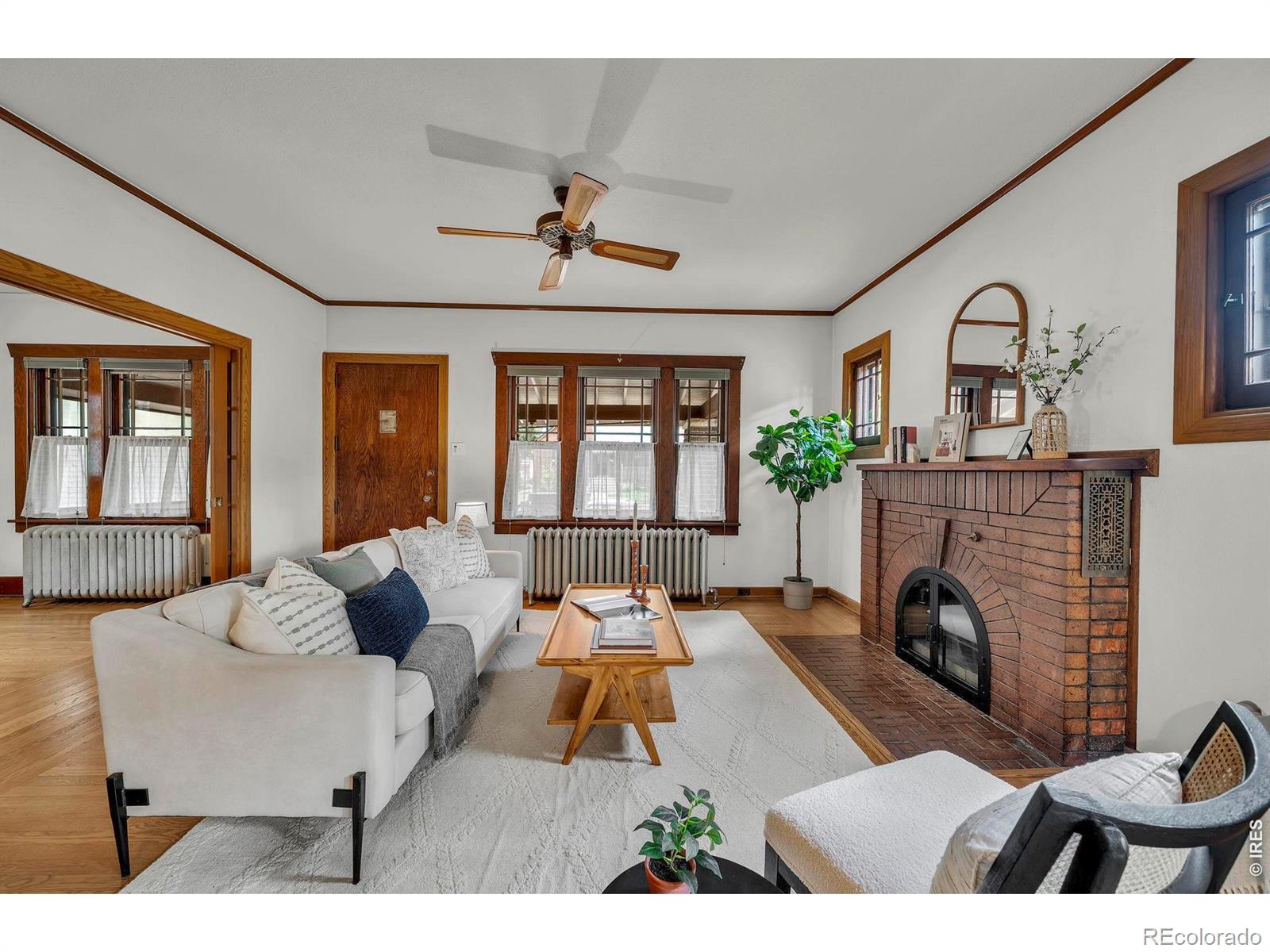 MLS Image #3 for 685 s emerson street,denver, Colorado