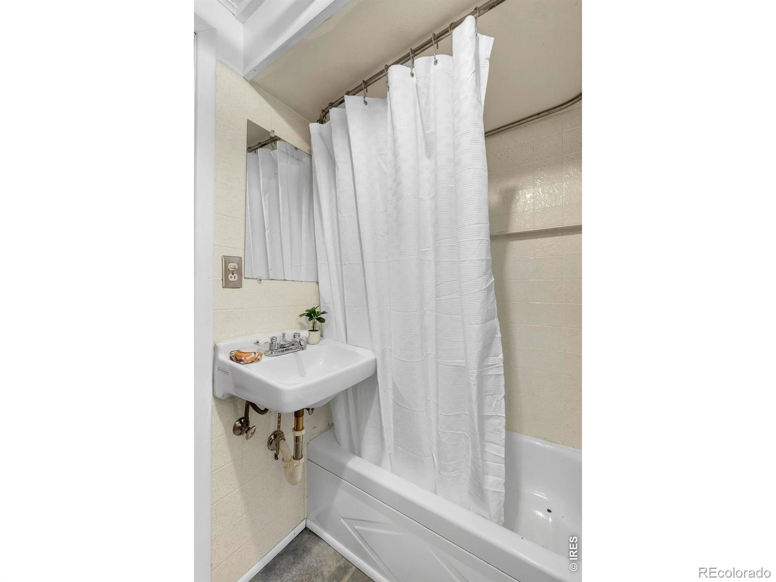 MLS Image #30 for 685 s emerson street,denver, Colorado