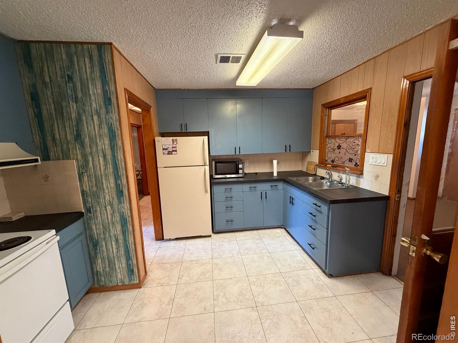 MLS Image #6 for 227  18th street,burlington, Colorado