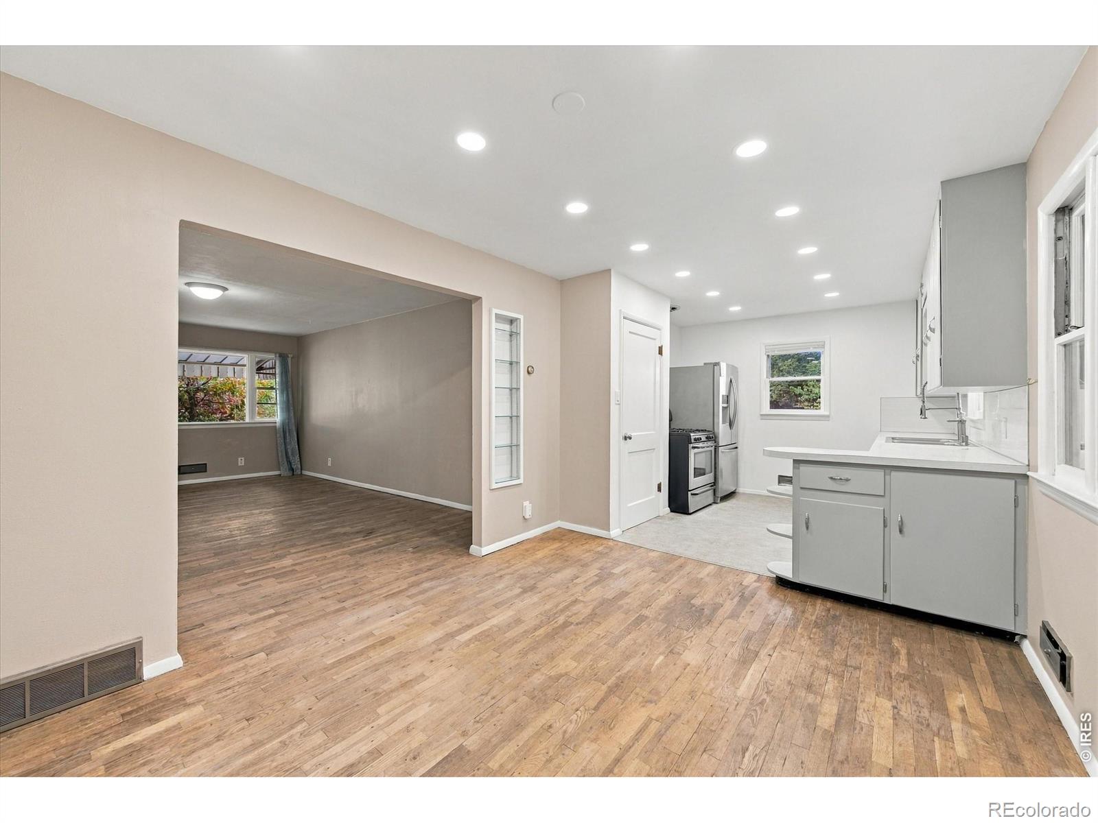 MLS Image #6 for 635 e 16th street,loveland, Colorado