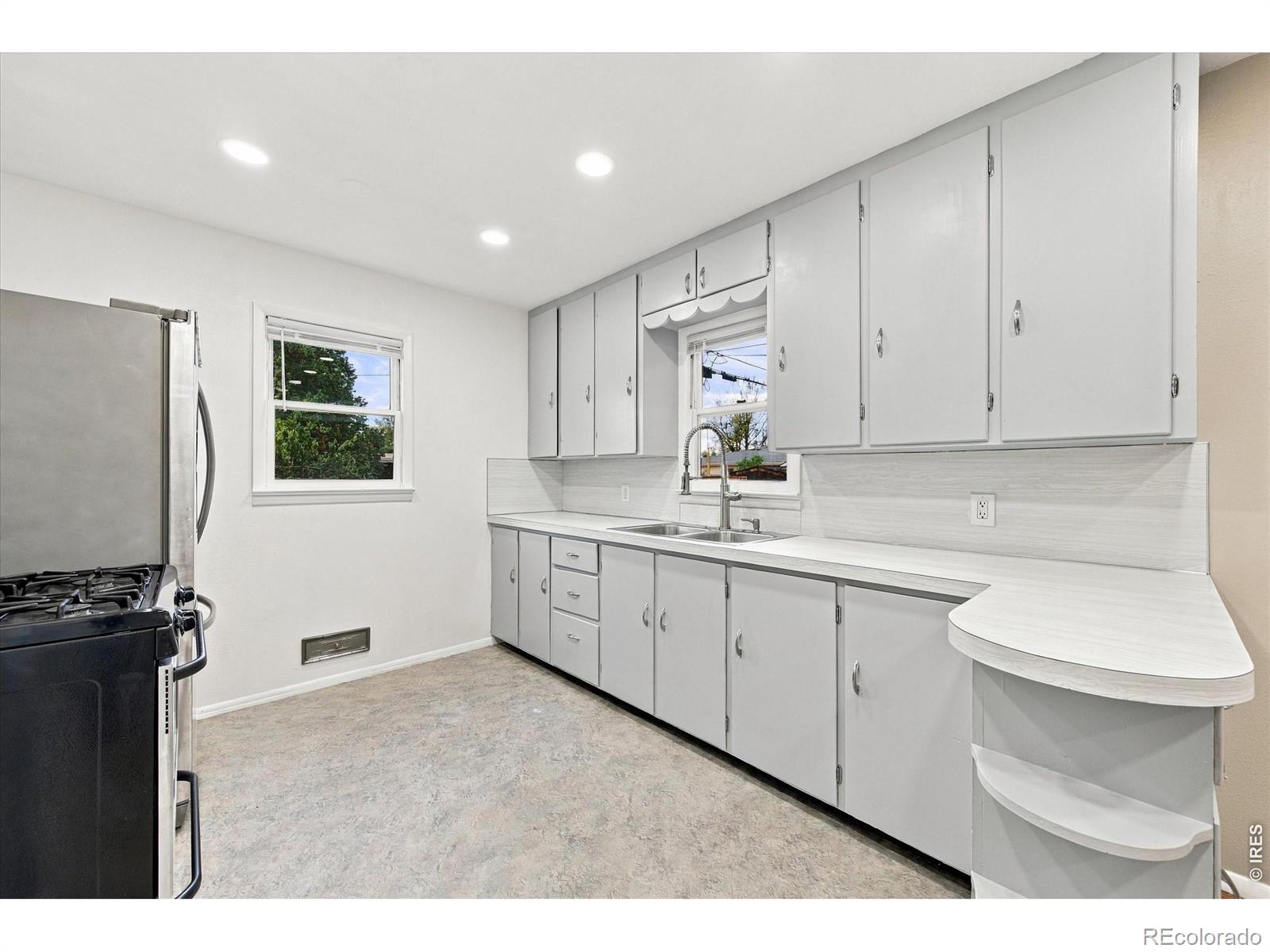 MLS Image #9 for 635 e 16th street,loveland, Colorado