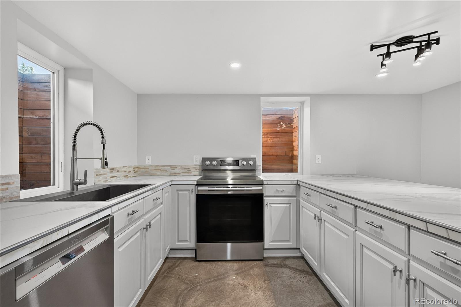 MLS Image #19 for 6641 w 52nd avenue,arvada, Colorado