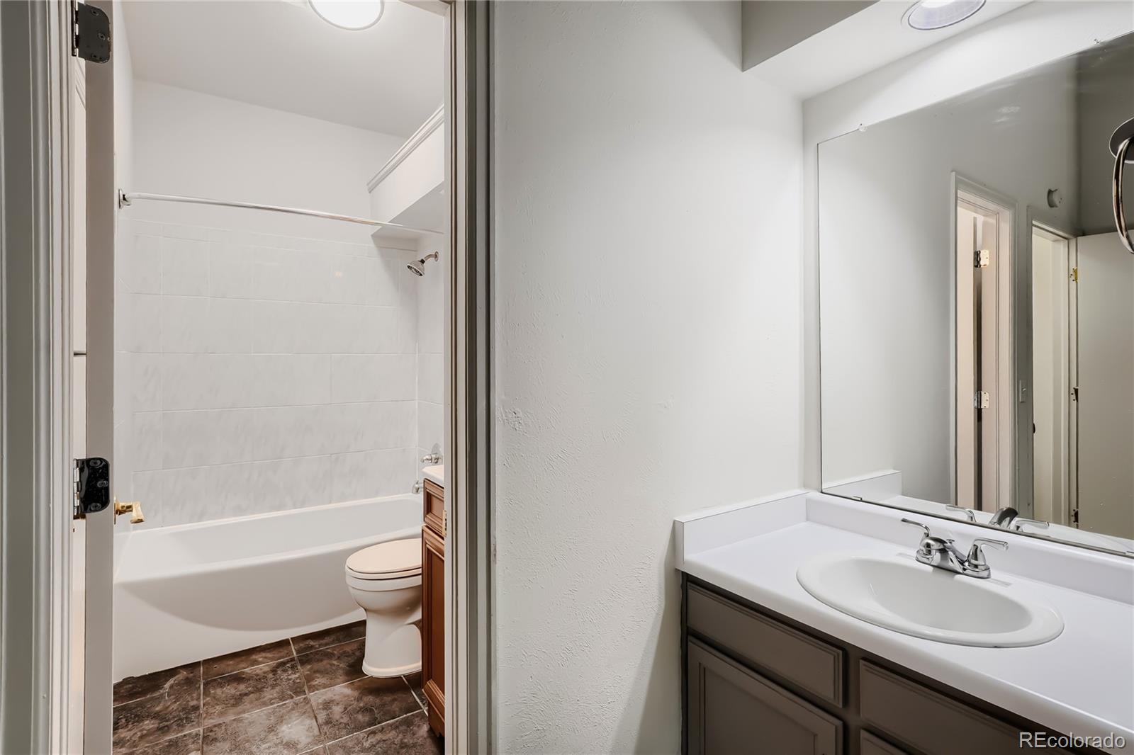 MLS Image #14 for 8837 w plymouth avenue,littleton, Colorado