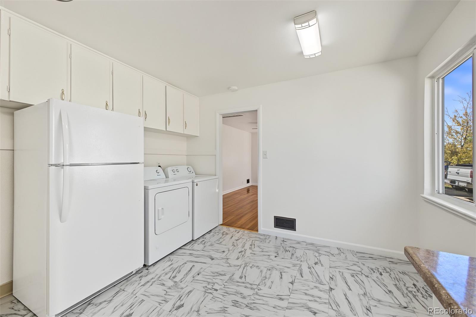 MLS Image #15 for 820  oakland street,aurora, Colorado