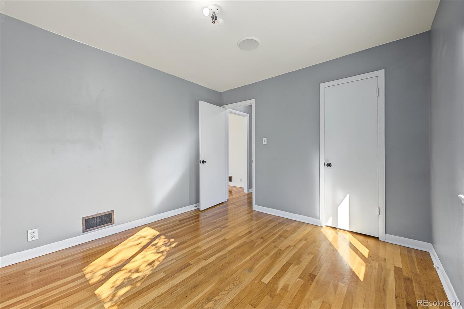 MLS Image #18 for 820  oakland street,aurora, Colorado