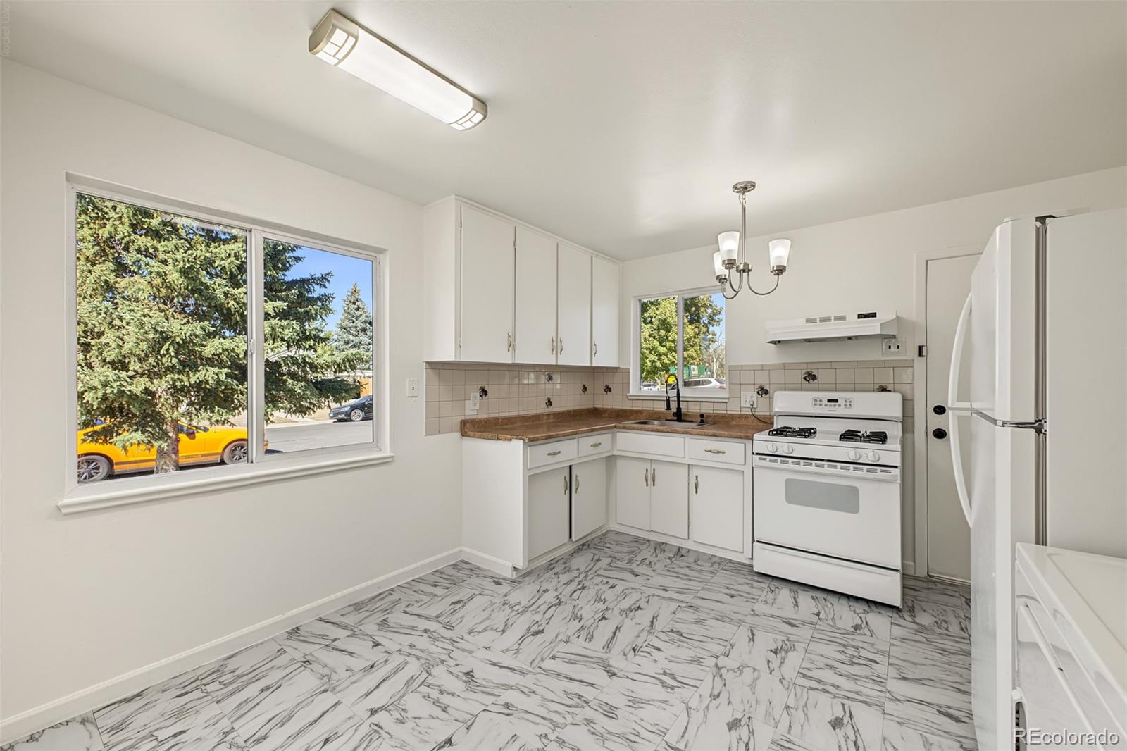MLS Image #7 for 820  oakland street,aurora, Colorado