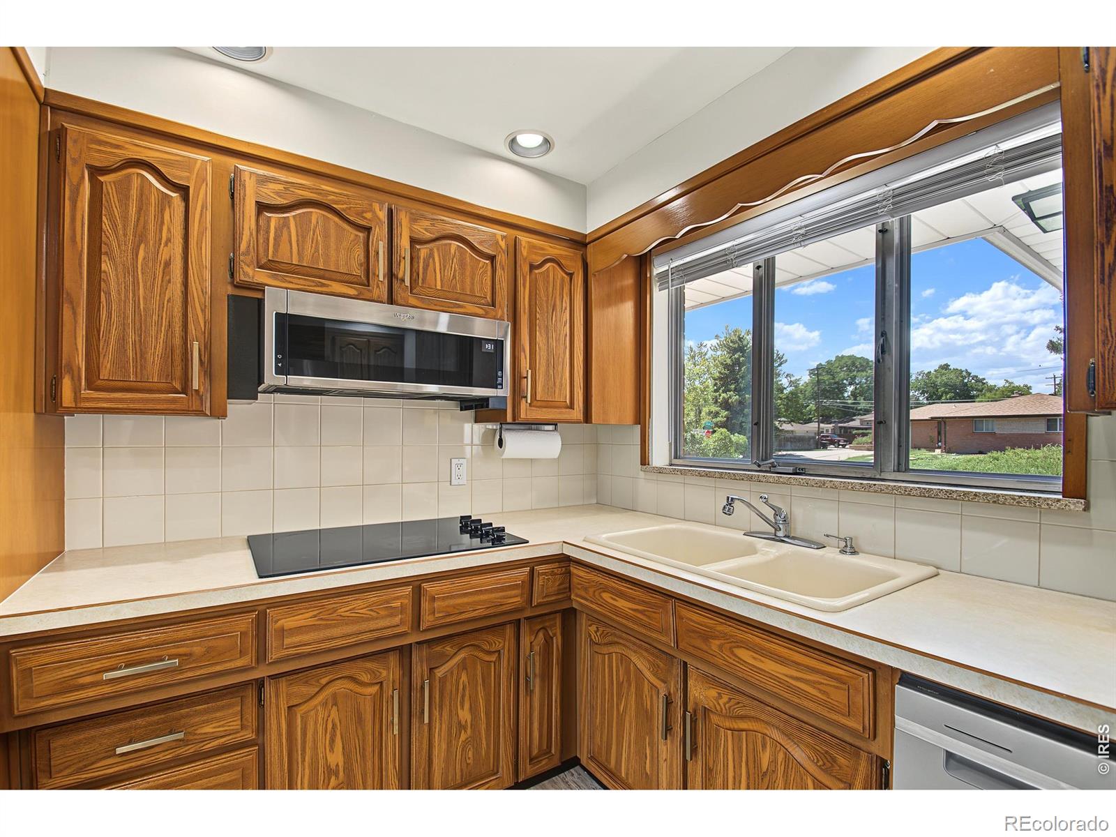 MLS Image #11 for 2408 s utica street,denver, Colorado
