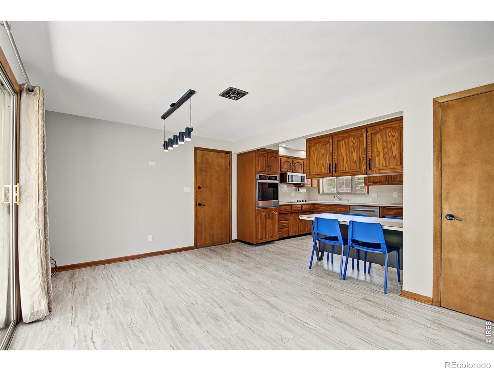 MLS Image #14 for 2408 s utica street,denver, Colorado