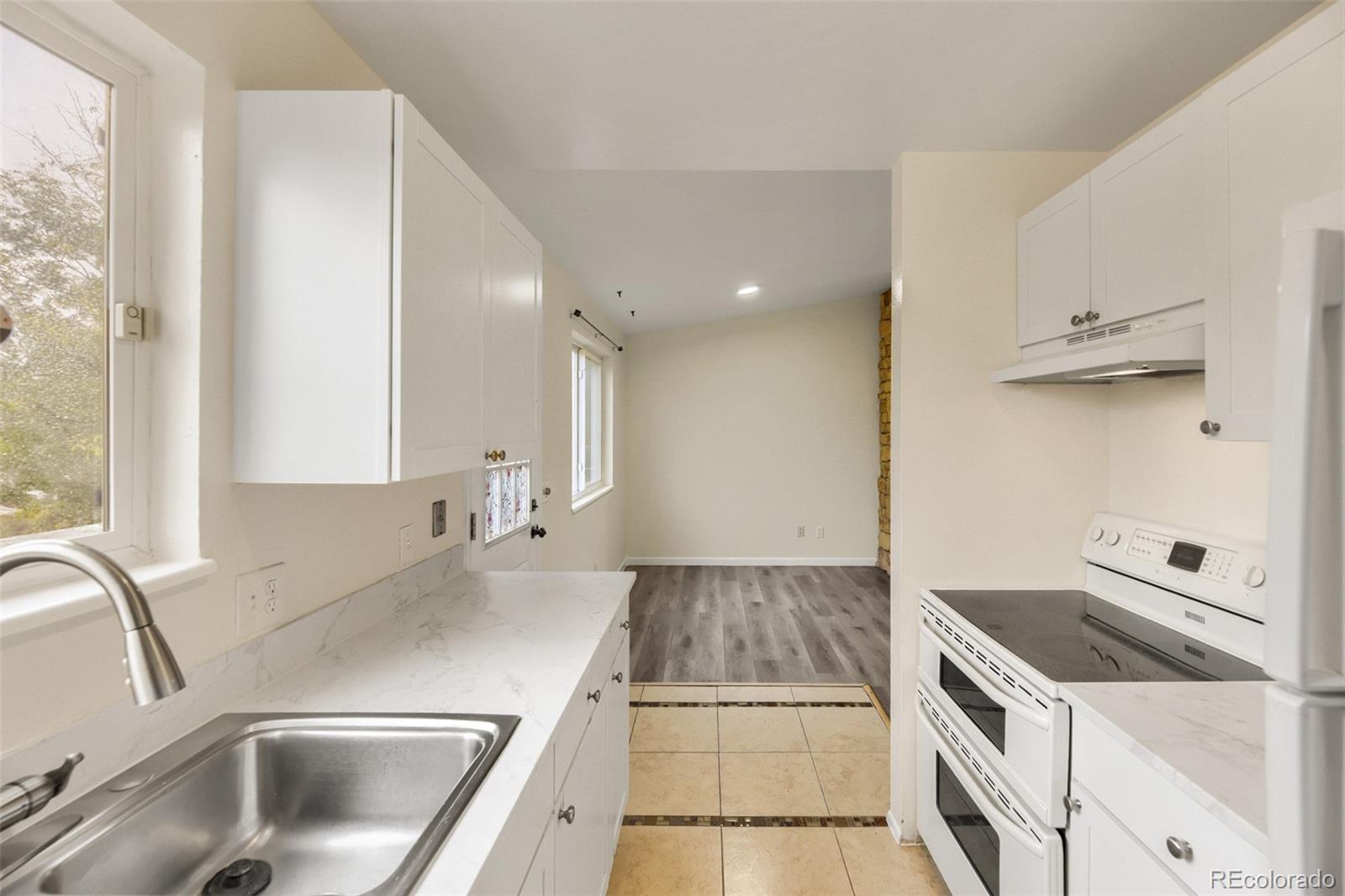 MLS Image #5 for 3927 s pitkin way,aurora, Colorado