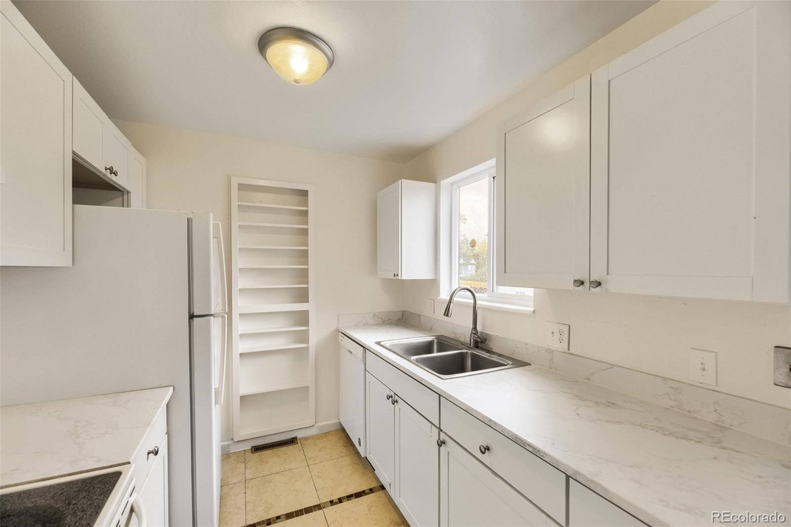 MLS Image #6 for 3927 s pitkin way,aurora, Colorado